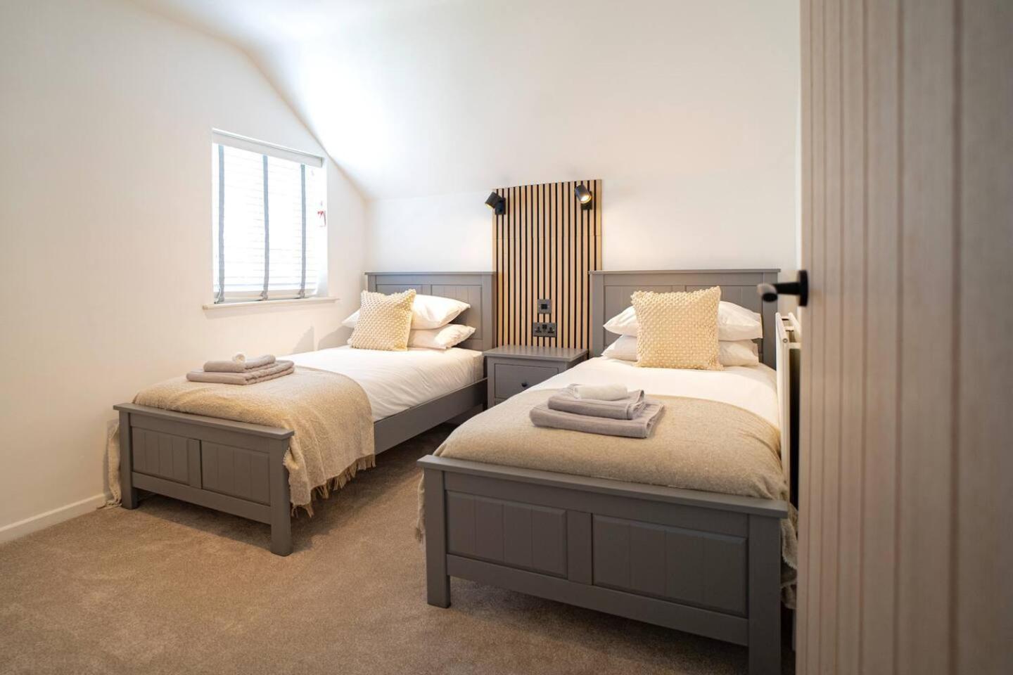 Stylish 2 Bedroom Cottage With Hot Tub And Parking Bewdley Eksteriør billede